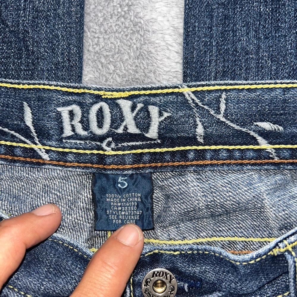 Y2K Vintage Roxy Women's Distressed Denim Jeans - Picture 3 of 3